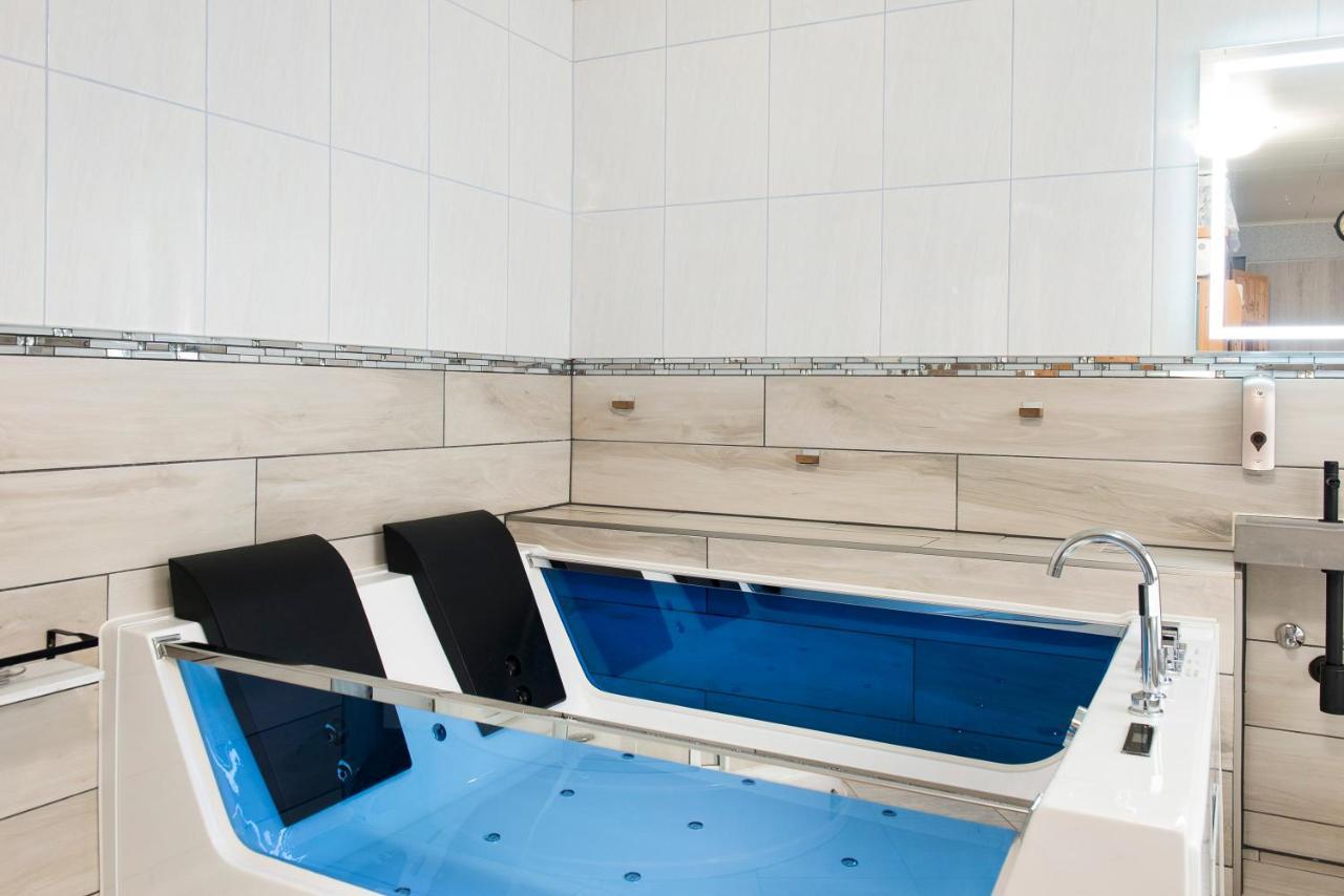 Spawo Mit Sauna Und Whirpool ฟุลเลนดอร์ฟ ภายนอก รูปภาพ