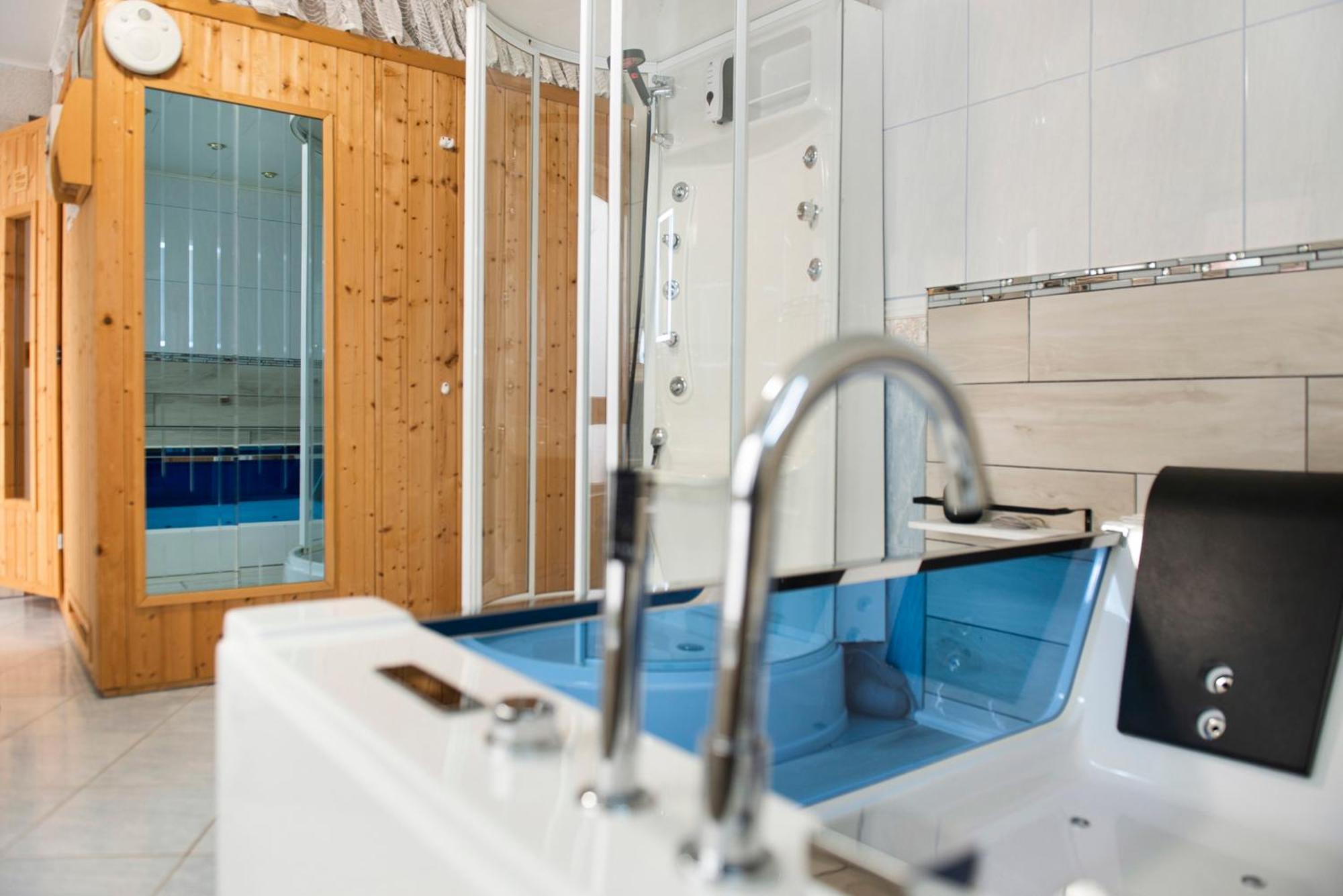Spawo Mit Sauna Und Whirpool ฟุลเลนดอร์ฟ ภายนอก รูปภาพ