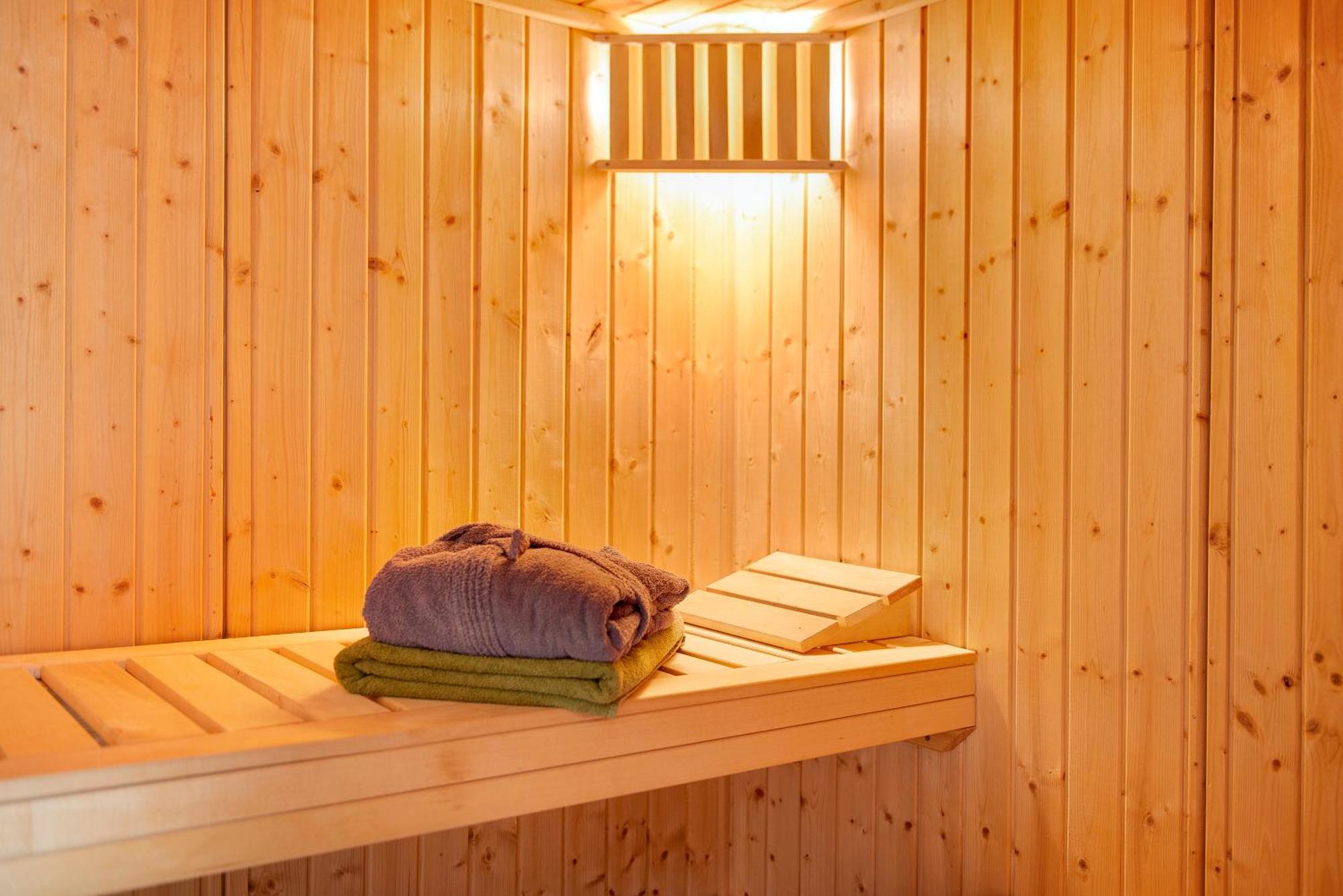 Spawo Mit Sauna Und Whirpool ฟุลเลนดอร์ฟ ภายนอก รูปภาพ